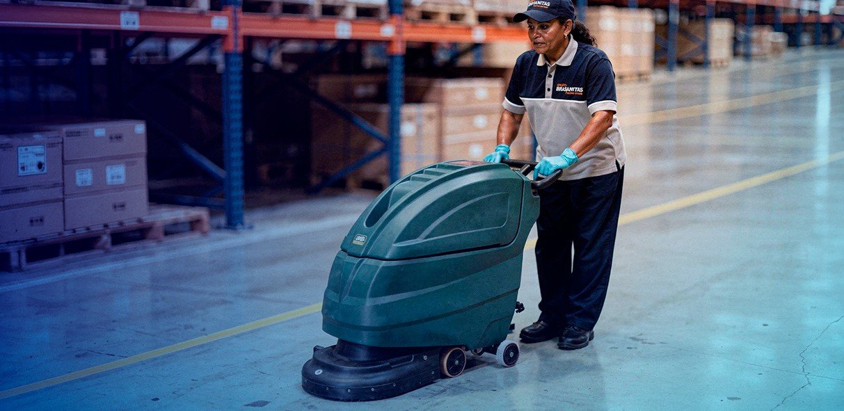 Quando contratar uma empresa de limpeza industrial terceirizada